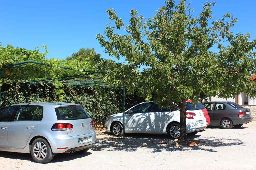 Apartmani Kardum Brodarica Brodarica  Εξωτερικό φωτογραφία